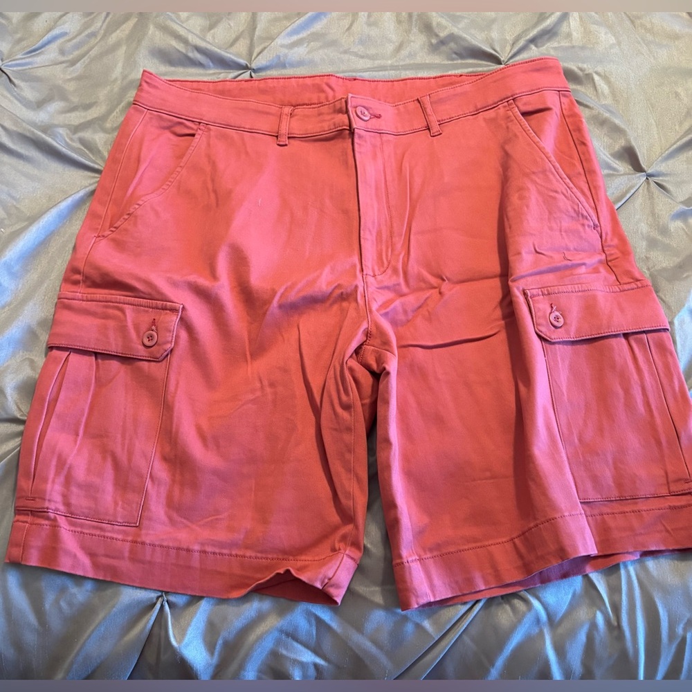 Mens salmon cargo shorts